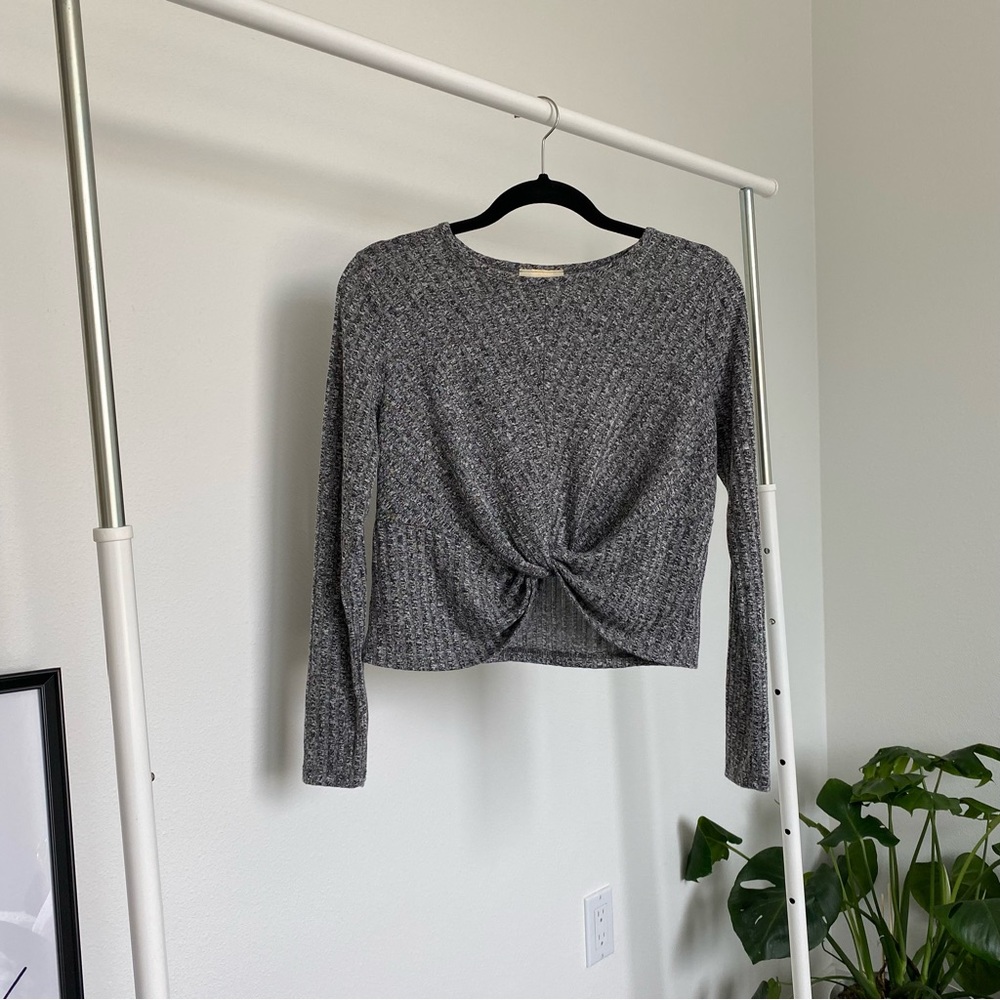 🎀 enough about me… Cropped Gray Sweater